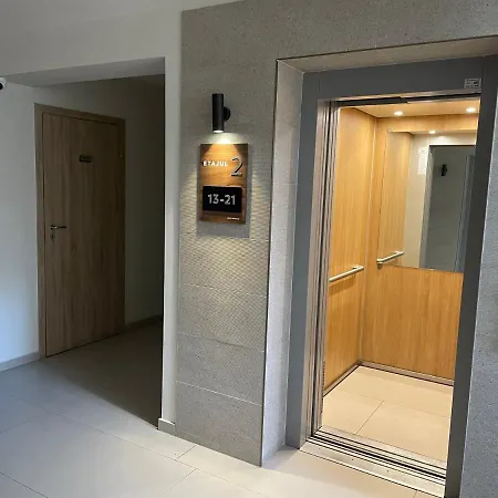 Apartment Coresi Spacious And Comfortable, Gbwifi, Parking