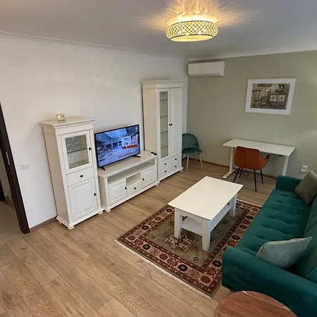 Coresi Spacious And Comfortable, Gbwifi, Parking Apartment *