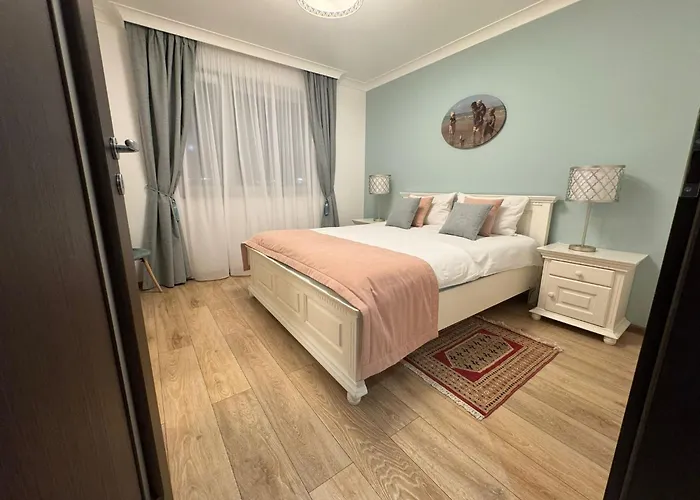 Coresi Long Apartment